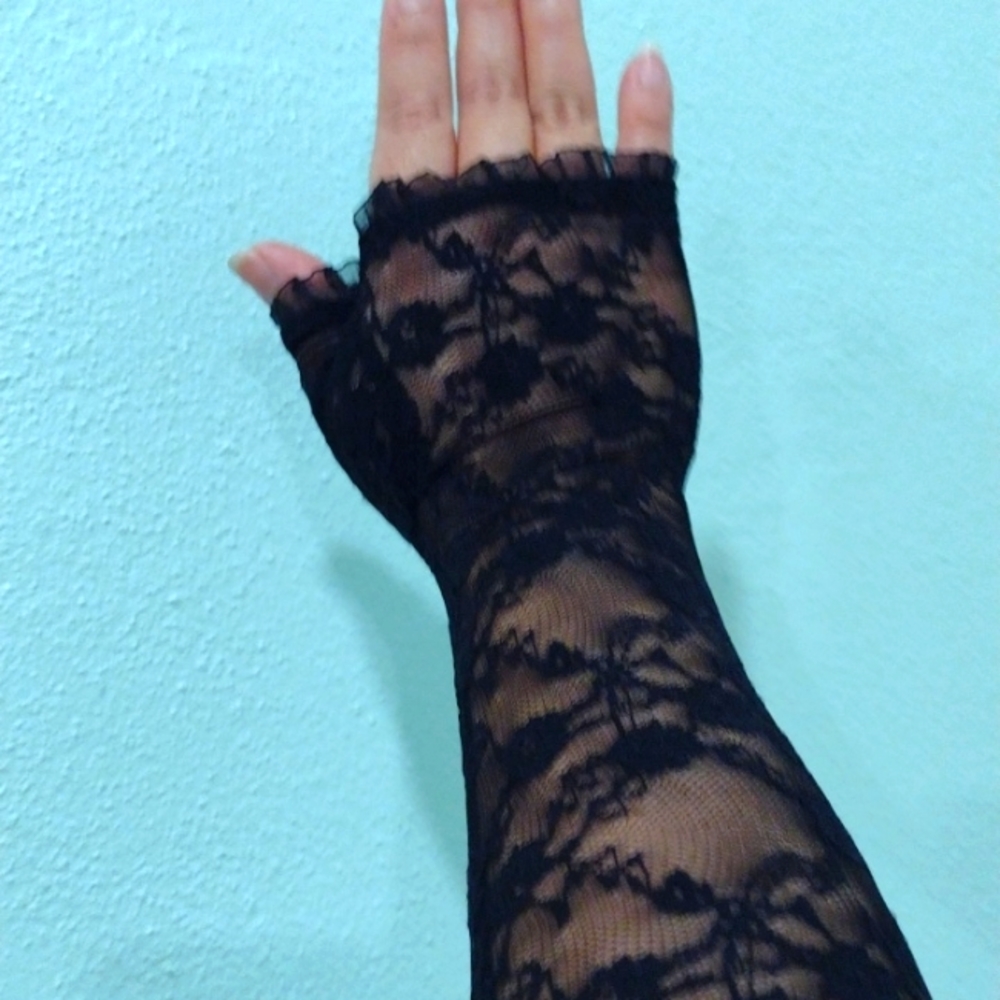 Black Lace Fingerless Gloves